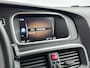 Volvo V40 Cross Country T3 Polar+ Luxury | 1E EIGENAAR | 18" Allseason | Exterior Styling Pack | Leder | Panoramadak | Parkeercamera | Keyless | Parkeerverwarming | Stoelverwarming | PDC V+A