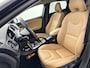 Volvo V40 Cross Country T3 Polar+ Luxury | 1E EIGENAAR | 18" Allseason | Exterior Styling Pack | Leder | Panoramadak | Parkeercamera | Keyless | Parkeerverwarming | Stoelverwarming | PDC V+A