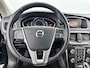 Volvo V40 Cross Country T3 Polar+ Luxury | 1E EIGENAAR | 18" Allseason | Exterior Styling Pack | Leder | Panoramadak | Parkeercamera | Keyless | Parkeerverwarming | Stoelverwarming | PDC V+A