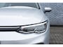 Volkswagen Golf Variant 1.0 TSI Life | Parkeersensoren | Climate Control | LED Koplampen | Cruise Control Adaptief | Navigatie Discover Media | Apple Carplay | Android Auto | Digital Cockpit Pro | Lichtmetalen Velgen