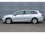 Volkswagen Golf Variant 1.0 TSI Life | Parkeersensoren | Climate Control | LED Koplampen | Cruise Control Adaptief | Navigatie Discover Media | Apple Carplay | Android Auto | Digital Cockpit Pro | Lichtmetalen Velgen