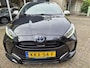 Toyota Yaris 1.5 Hybrid Executive Bi-Tone Pano All-in prijs!