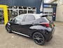 Toyota Yaris 1.5 Hybrid Executive Bi-Tone Pano All-in prijs!