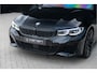 BMW 3-Serie Touring M340i xDrive M-Sport ACC Laserlicht HUD Keyless Memory Sportstoelen Ambient M Sportdiff. Shadow Line