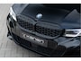 BMW 3-Serie Touring M340i xDrive M-Sport ACC Laserlicht HUD Keyless Memory Sportstoelen Ambient M Sportdiff. Shadow Line