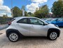 Toyota Aygo X 1.0 VVT-i MT Play 3X AYGO X OP VOORRAAD!! / APPLE CARPLAY / CAMERA / AIRCO / CRUISE CONTROL /1E EIGENAAR/BLUETOOTH