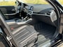 BMW 3-Serie 330i High Executive Automaat | Panoramadak, ACC, Leer, Trekhaak, Apple CarPlay, Stoelverw.- stuurverw., PDC, LED, 19"