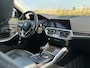 BMW 3-Serie 330i High Executive Automaat | Panoramadak, ACC, Leer, Trekhaak, Apple CarPlay, Stoelverw.- stuurverw., PDC, LED, 19"
