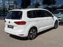 Volkswagen Touran 1.5 TSI 150pk Highline | Trekhaak | Led | Carplay | 17 Inch | Rijklaar incl. garantie