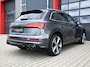 Audi Q5 2.0 TFSI Quattro S-Line Edition | Stoel & Stuurwielverwarming | Camera | Adaptive Cruise | Lane Assist | Trekhaak | Matrix Led | 21'' Origineel | Automaat | Half Leder | Alcantara | Ambient Sfeer | Navigatie | F1 Flippers | SQ5 Diffuser