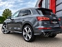 Audi Q5 2.0 TFSI Quattro S-Line Edition | Stoel & Stuurwielverwarming | Camera | Adaptive Cruise | Lane Assist | Trekhaak | Matrix Led | 21'' Origineel | Automaat | Half Leder | Alcantara | Ambient Sfeer | Navigatie | F1 Flippers | SQ5 Diffuser