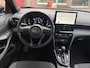 Toyota Yaris Cross 1.5 Hybrid 115 Style, Parkeersensoren, Blindspot, Stuur + Stoelverwarming, Keyless, Draadloos opladen, enz...