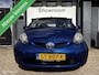 Toyota Aygo 1.0-12V +*AIRCO*BLEUTOOTH*NIEUWE APK*5 DEURS*