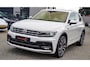 Volkswagen Tiguan 2.0 TSI 4Motion Highline R-Line | 230PK | Panorama | Dynaudio | 360 cam | Head up | Trekhaak | Luxe leder | LED