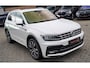 Volkswagen Tiguan 2.0 TSI 4Motion Highline R-Line | 230PK | Panorama | Dynaudio | 360 cam | Head up | Trekhaak | Luxe leder | LED