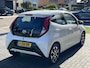 Toyota Aygo 1.0 VVT-i X-joy | Apple CarPlay/Android Auto, Airco, Lichtmetalen velgen, Safety Sense, Mistlampen