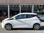 Toyota Aygo 1.0 VVT-i X-joy | Apple CarPlay/Android Auto, Airco, Lichtmetalen velgen, Safety Sense, Mistlampen