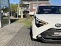 Toyota Aygo 1.0 VVT-i X-joy | Apple CarPlay/Android Auto, Airco, Lichtmetalen velgen, Safety Sense, Mistlampen