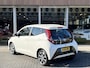 Toyota Aygo 1.0 VVT-i X-joy | Apple CarPlay/Android Auto, Airco, Lichtmetalen velgen, Safety Sense, Mistlampen