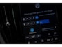 Volvo V60 2.0 T8 Plug-in Hybrid AWD Plus Dark | PHEV Long Range | Trekhaak | Sportstoelen | Panoramadak | Harman Kardon Audio | Head-up Display | 360 Graden Camera | Stoelverwarming voor en achter | Keyless Entry | Elektrische Achterklep | Elektrisch Verstelbare Voorstoelen | Cruise Control Adaptief | BLIS | Google Navigatie | Apple Carplay | Android Auto
