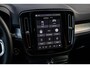 Volvo XC40 2.0 B4 Plus Dark | Trekhaak | Harman Kardon Audio | Achteruitrijcamera | Parkeersensoren | Keyless Entry | Elektrische Achterklep | Elektrisch Verstelbare Voorstoelen | Stoelverwarming | Google Navigatie | Apple Carplay | Android Auto |