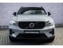 Volvo XC40 2.0 B4 Plus Dark | Trekhaak | Harman Kardon Audio | Achteruitrijcamera | Parkeersensoren | Keyless Entry | Elektrische Achterklep | Elektrisch Verstelbare Voorstoelen | Stoelverwarming | Google Navigatie | Apple Carplay | Android Auto |