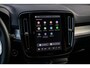 Volvo XC40 2.0 B4 Plus Dark | Trekhaak | Harman Kardon Audio | Achteruitrijcamera | Parkeersensoren | Keyless Entry | Elektrische Achterklep | Elektrisch Verstelbare Voorstoelen | Stoelverwarming | Google Navigatie | Apple Carplay | Android Auto |