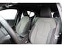 Volvo XC40 2.0 B4 Plus Dark |Premium Audio By Harman en Kardon|Trekhaak Semi Elektrisch | Google Services | Verwarmbare Voorruit | Adaptieve Cruise Control Met Stuurhulp | BLIS Dodehoekdetectie | Keyless Entry | Elektrische Achterklep Met Sensorsturing | Verwarmbare Voorstoelen | Stuurverwarming | Park Assist Voor & Achter incl. Achteruitrijcamera