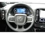 Volvo XC40 2.0 B4 Plus Dark |Premium Audio By Harman en Kardon|Trekhaak Semi Elektrisch | Google Services | Verwarmbare Voorruit | Adaptieve Cruise Control Met Stuurhulp | BLIS Dodehoekdetectie | Keyless Entry | Elektrische Achterklep Met Sensorsturing | Verwarmbare Voorstoelen | Stuurverwarming | Park Assist Voor & Achter incl. Achteruitrijcamera