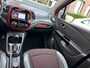 Renault Captur 1.2 TCe Helly Hansen Automaat/ bj.2015/ kleur: rood/ NAP met 136.082 km.en APK tot 10/2027/trekhaak/navigatie/leder