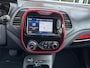 Renault Captur 1.2 TCe Helly Hansen Automaat/ bj.2015/ kleur: rood/ NAP met 136.082 km.en APK tot 10/2027/trekhaak/navigatie/leder