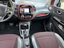 Renault Captur 1.2 TCe Helly Hansen Automaat/ bj.2015/ kleur: rood/ NAP met 136.082 km.en APK tot 10/2027/trekhaak/navigatie/leder