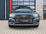 Audi Q5 55 TFSI e Quattro Competition | Luchtvering | Pano | 360 | B&O | Ambient+ | Carplay | Digital Dash | Keyless | Matrix Led | Adaptive | Alcantara Leder | Memory | Stoelverwarming | Afgevlakt Stuur | Memory | Trekhaak | SQ5 Diffuser | Nieuwstaat