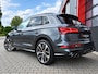 Audi Q5 55 TFSI e Quattro Competition | Luchtvering | Pano | 360 | B&O | Ambient+ | Carplay | Digital Dash | Keyless | Matrix Led | Adaptive | Alcantara Leder | Memory | Stoelverwarming | Afgevlakt Stuur | Memory | Trekhaak | SQ5 Diffuser | Nieuwstaat