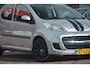 Peugeot 107 1.0-12V Urban Move Nederlandse auto 121433 NAP URBAN MOVE airco cv spoiler lmv 5 drs.