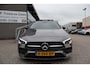 Mercedes-Benz CLA 200 Premium Plus Panoramadak/Night paket//AMG Pakket/Stoelverwarming/Memory seats/Sfeerverlichting/Apple carplay/Achteruitrijcamera/Cruise control/DAB/Navigatie/19 inch LM