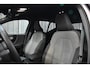 Volvo XC40 B4 197PK Plus Dark | Trekhaak | Getint Glas | Verwarmbare voorruit |
