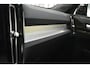 Volvo XC40 B4 197PK Plus Dark | Trekhaak | Getint Glas | Verwarmbare voorruit |