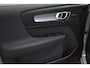 Volvo XC40 B4 197PK Plus Dark | Trekhaak | Getint Glas | Verwarmbare voorruit |