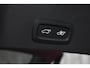 Volvo XC40 B4 197PK Plus Dark | Trekhaak | Getint Glas | Verwarmbare voorruit |