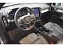 Volvo XC40 B4 197PK Plus Dark | Trekhaak | Getint Glas | Verwarmbare voorruit |