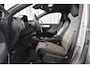 Volvo XC40 B4 197PK Plus Dark | Trekhaak | Getint Glas | Verwarmbare voorruit |