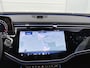Mercedes-Benz E-klasse 300 e Business Solution AMG | Winterpakket | Nightpakket |  Comfort stoelen pakket | Trekhaak | Panoramaschuifdak | MBUX Superscreen | GUARD 360° | 20-inch multispaak AMG velgen |