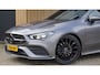 Mercedes-Benz CLA Shooting Brake 180 AMG-Line Pano.Dak Sfeerverlichting 360-View 19inch LM *Black Optik* Widescreen