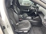 Peugeot e-2008 EV GT Pack 50 kWh | Fase 3 laden | Navigatie | Camera | 18 Inch lichtmetaal | Alcantara | Full LED | 62.000km |