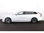Volvo V90 T6 Recharge AWD Plus Bright - Panorama/schuifdak - IntelliSafe Assist & Surround - 360º Camera - Bowers & Wilkins audio - Adaptieve LED koplampen - Verwarmde voorstoelen, stuur & achterbank - Parkeersensoren voor & achter - Elektr. bedienb. voorstoelen met geheugen - Extra getint glas - Inklapbare trekhaak - 19' LMV