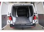 Volkswagen Transporter 2.0 TDI L2H1 30 3p - Airco, Cruise, Stoelverwarming, PDC, Trekhaak.