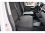 Volkswagen Transporter 2.0 TDI L2H1 30 3p - Airco, Cruise, Stoelverwarming, PDC, Trekhaak.