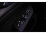 Volkswagen Golf Variant 1.5 eTSI R-Line 150pk DSG Automaat, Adaptive cruise control, Achteruitrijcamera, Stoelverwarming, Stuurverwarming, Parkeersensoren, LED koplampen, App-connect, Climate control