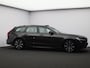 Volvo V90 T8 AWD Plug-in hybrid Ultra Dark / Trekhaak / Pan. dak / Head up displ. / Harman Kardon / Stoel+stuur+achterbankverwarming